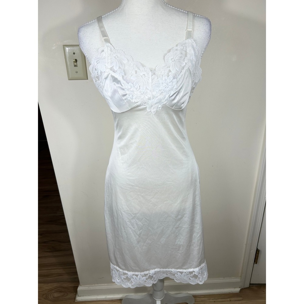 VTG Lorraine‎ Full Slip Dress Sz 32 Ivory Lace Trim Nightie Lingerie USA Dainty